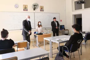 Οι ΑΠΟΦΑΣΕΙΣ για τα σχολεία/ ΠΟΙΟΙ επιστρέφουν και ποιοι όχι