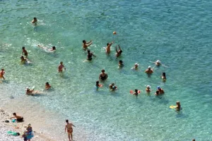 ΕΡΧΟΝΤΑΙ 40άρια-Πάμε θάλασσα με SMS