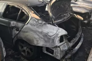 Λεμεσός/Αυτοκίνητα τυλίχθηκαν στις φλόγες μέρα-μεσημέρι