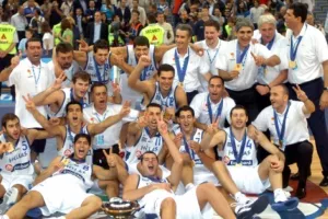 Η βραδιά που η Ελλάδα κατέκτησε το ευρωπαϊκό το 2005! (βίντεο)
