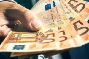 Ειδικά Επιδόματα/Ποια αίτηση πρέπει να συμπληρώσουν εργοδότες και εργαζόμενοι