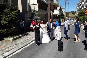 Γάμος εν μέσω κορωνοϊού (φώτος/βίντεο)