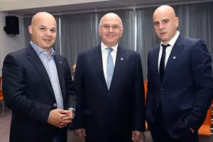 Η Ανόρθωση... περιμένει