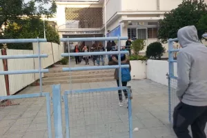 Ανακοίνωση με ερωτήματα/" Πως θα γίνει όταν στις τάξεις δεν υπάρχει ίντερνετ;"