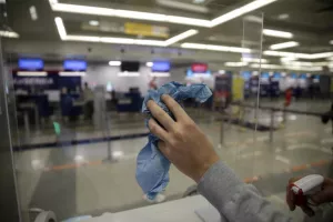  Καταργείται από τη Δευτέρα η υποχρεωτική καραντίνα