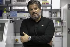 Δρ. Κωστρίκης: "Θέμα χρόνου να εξαφανιστεί ο ιός από την Κύπρο"