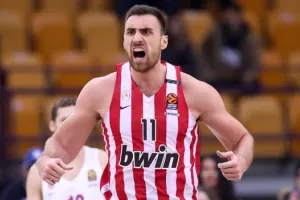 Μιλουτίνοβ: "Δεν σκέφτομαι το μέλλον, η σεζόν μόλις τελείωσε"