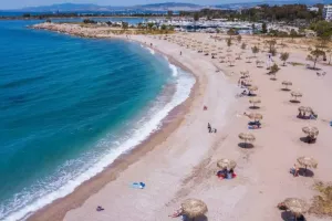 Παραλίες/πισίνες και κορωνοϊός - Υπάρχει κίνδυνος μετάδοσης;