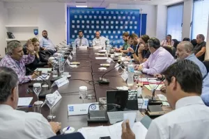 Άρχισε η τηλεδιάσκεψη/Αποφασίζουν για επανέναρξη