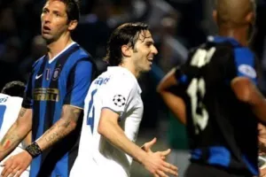 Μήνυμα Κατσαβάκη με..."ΑΝΟΡΘΩΣΑΡΑ" και Champions League (φώτο)