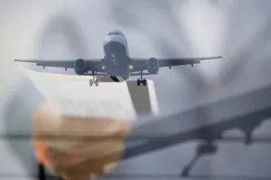 Να αγοράζουμε αεροπορικά εισιτήρια; ΑΠΑΝΤΗΣΗ Υπουργού