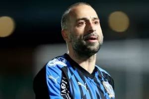 ΕΚΠΛΗΞΗ με Παπουλή;