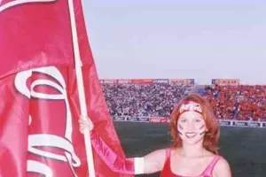 ΞΕΧΩΡΙΣΕ τον τελικό με τα... βαμμένα πράσινα μαλλιά/ "Πετύχαμε μια μεγαλειώδη νίκη" (Φώτος)