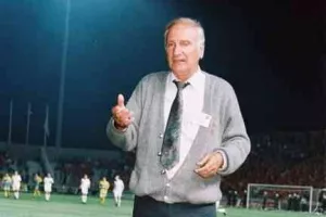 ΞΕΧΩΡΙΣΕ τον τελικό με τα... βαμμένα πράσινα μαλλιά/ "Πετύχαμε μια μεγαλειώδη νίκη" (Φώτος)