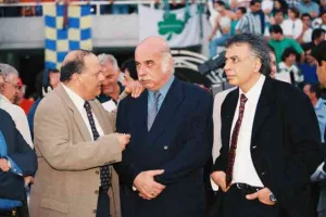 ΞΕΧΩΡΙΣΕ τον τελικό με τα... βαμμένα πράσινα μαλλιά/ "Πετύχαμε μια μεγαλειώδη νίκη" (Φώτος)