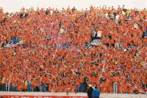ΞΕΧΩΡΙΣΕ τον τελικό με τα... βαμμένα πράσινα μαλλιά/ "Πετύχαμε μια μεγαλειώδη νίκη" (Φώτος)