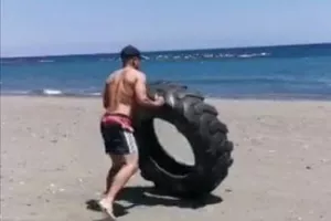 Πετύχαμε τον ΡΕΦ στην παραλία!