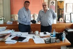 (ΚΟΥΜΑΣ) Συνάντηση με τον δήμαρχο Παραλιμνίου 