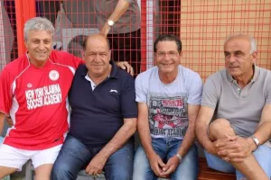 Τετράδα με ιστορία