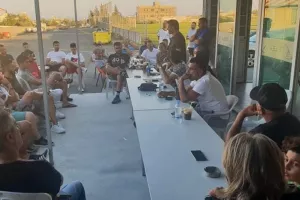 Επίσημη πρώτη γνωριμίας (Φώτος)