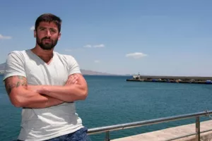 Ρίχνει «δίχτυα» στον παγκόσμιο πρωταθλητή Νίκολα Ράτζεν