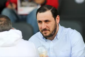 "Δεν θέλω να δώσω υποσχέσεις για επιστροφή των οπαδών, αλλά το συζητάμε"