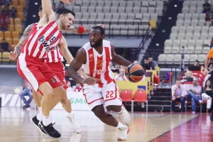 Επιβεβαιώνει τη συμφωνία Ολυμπιακού - Τζένκινς ο Ραζνάτοβιτς!