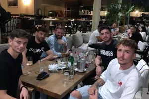 Τέσσερις παιχταράδες... μαζί 