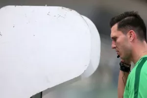 Διαιτητές: «Καθαρές» όλες οι εξετάσεις για τον κορονοϊο και e-mail για αυστηρή τήρηση του πρωτοκόλλου