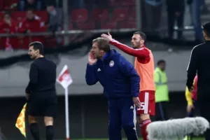 Ο Μαρτίνς έκανε νέα δοκιμή με 4-3-3 για το ματς της Τούμπας