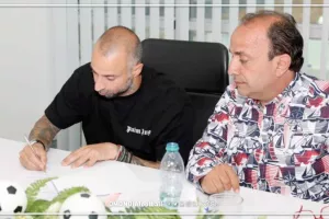 ΦΩΤΟΣ από τις υπογραφές με Παπουλή