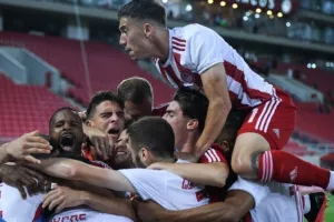 Θρυλική... πρόκριση και ΤΕΛΙΚΟ με ΑΕΚ!