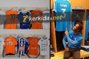 Ακόμη μία φανέλα στην... πλούσια συλλογή