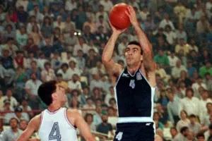 Νίκος Γκάλης: H ΥΠΟΚΛΙΣΗ της Ευρωλίγκας στον Έλληνα Θρύλο!