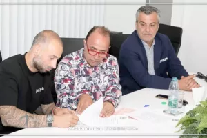 ΦΩΤΟΣ από τις υπογραφές με Παπουλή