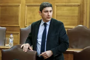 Επίθεση ΠΑΟΚ σε Αυγενάκη: «Να συστήνεται ως υφυπουργός Ολυμπιακού και όχι αθλητισμού»
