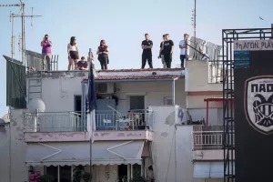 Αποθέωση για τους οπαδούς... της ταράτσας 