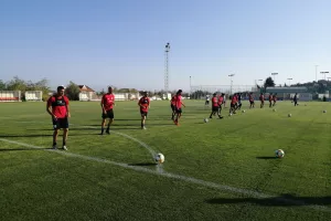 Ανακοίνωσε ΕΝΝΕΑ φιλικά