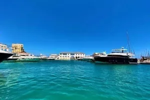Μαρίνα με τον μικρό ο Μερκής