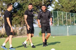 (ΦΩΤΟΣ) Η... αρχή με τον ΠΑΜΠΟ