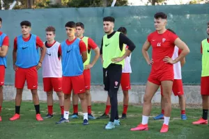 (ΦΩΤΟΣ) Η... αρχή με τον ΠΑΜΠΟ