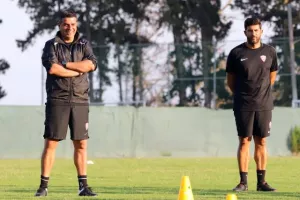 (ΦΩΤΟΣ) Η... αρχή με τον ΠΑΜΠΟ