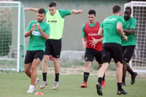 Έβαλαν... μπρος και οι "μαυροπράσινοι" (Φώτος)