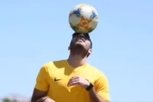 Ξανά... γαλαζοκίτρινα!