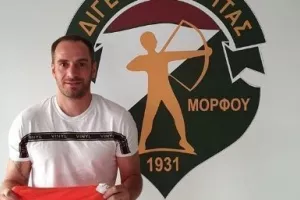Ανανέωσε με Παναγιώτου