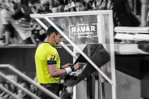 Super League: Τέρμα το VAR που ξέρατε