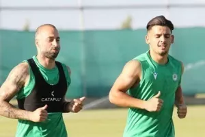 ΔΙΠΛΑ στον ΦΩΤΗ το... hot prospect του "τριφυλλιού"