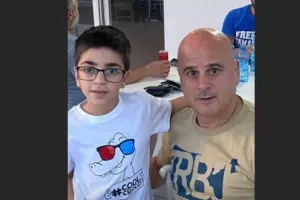 Με το ίνδαλμα του