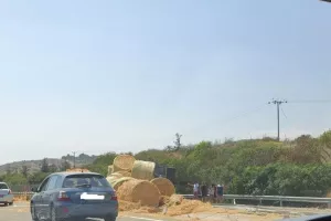 Κλειστός για ώρες ο δρόμος Λευκωσιας-Λεμεσού/Ανατράπηκε φορτηγό (UPD)