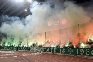 Οπαδοί στη προπόνηση για στήριξη σε Δώνη
